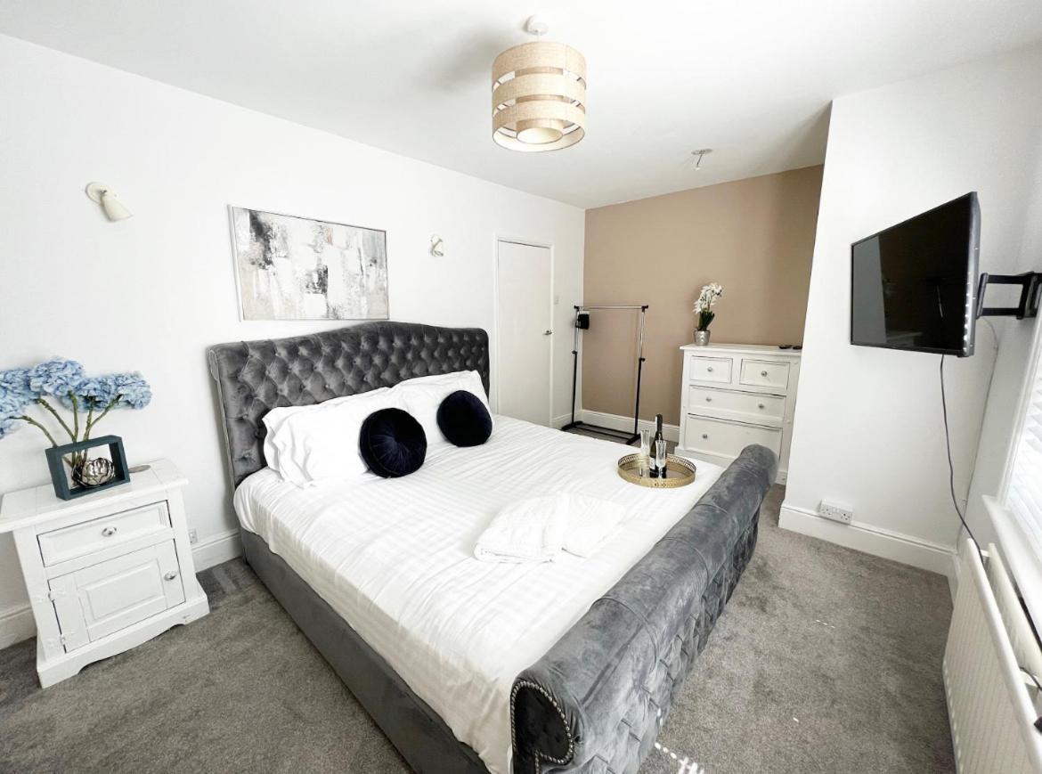 Modern 3 Bed, Heart Of Ashley Cross, 5 Mins To Sandbanks Poole Eksteriør bilde