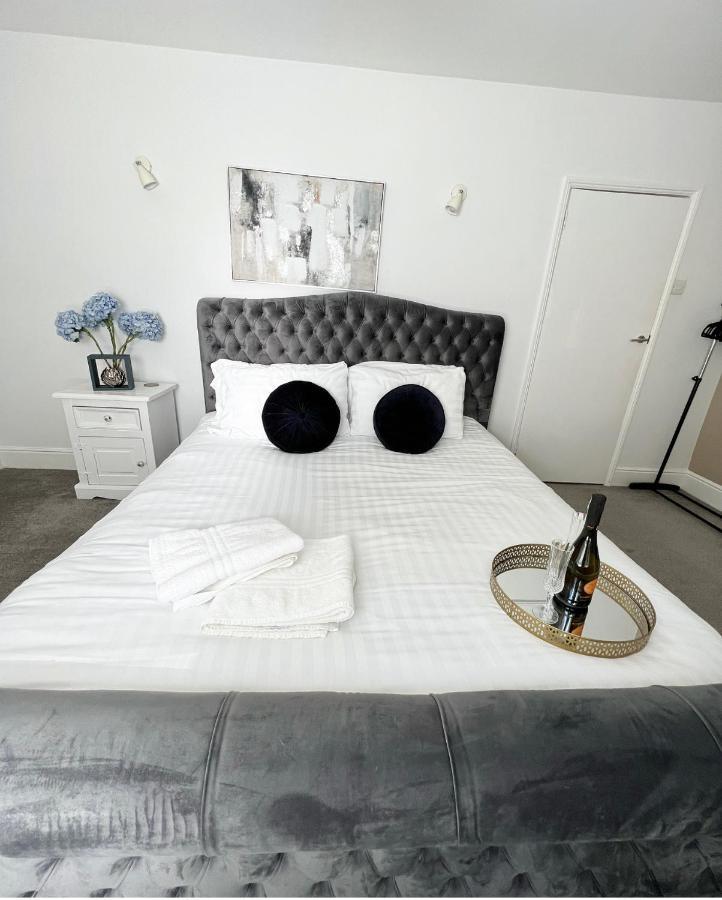 Modern 3 Bed, Heart Of Ashley Cross, 5 Mins To Sandbanks Poole Eksteriør bilde