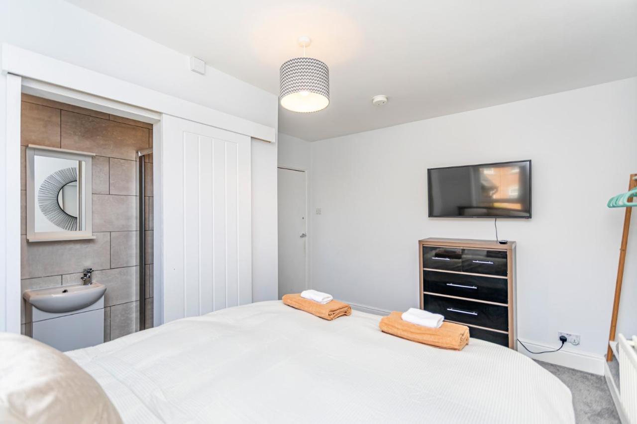 Modern 3 Bed, Heart Of Ashley Cross, 5 Mins To Sandbanks Poole Eksteriør bilde