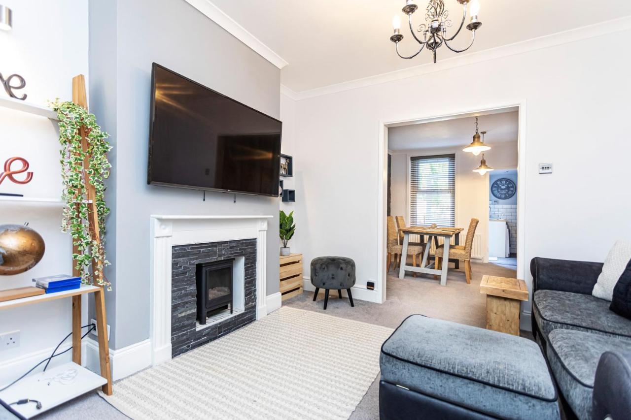 Modern 3 Bed, Heart Of Ashley Cross, 5 Mins To Sandbanks Poole Eksteriør bilde